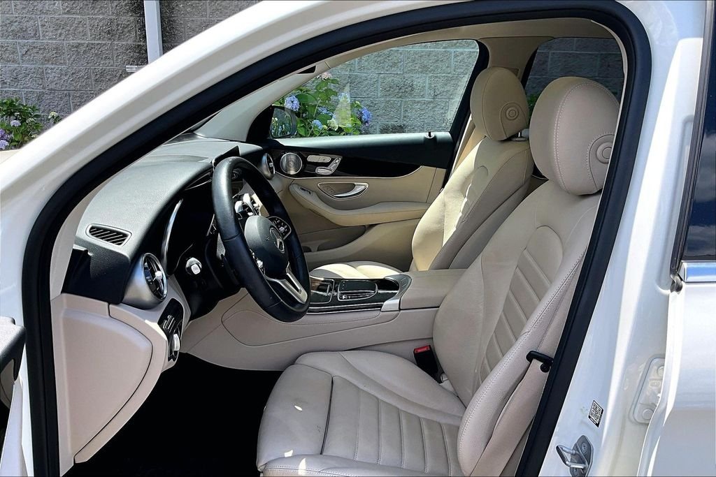 Certified Used 2021 White Mercedes-Benz GLC 300 image 27