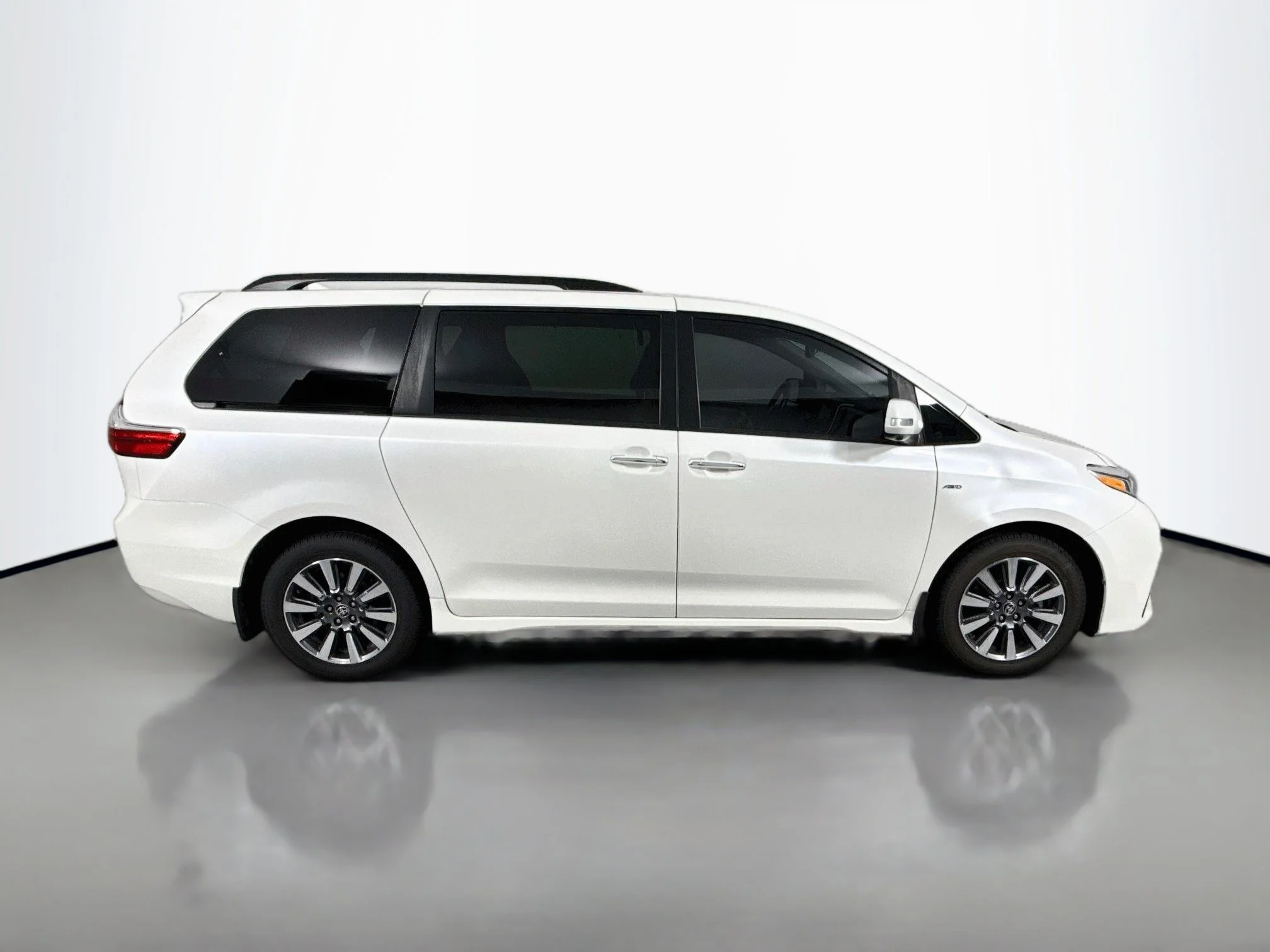 Used 2020 Blizzard Pearl Toyota Limited Premium image 8