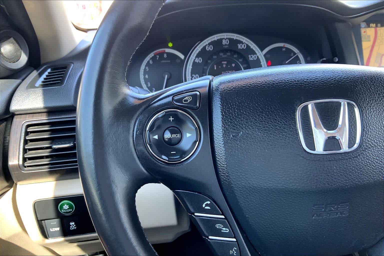 Used 2014 Alabaster Silver Metallic Honda EX-L image 20