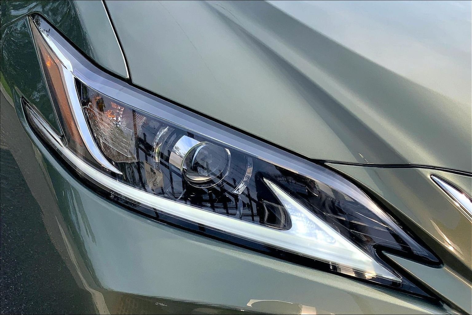 Used 2021 Green Lexus 350 image 26