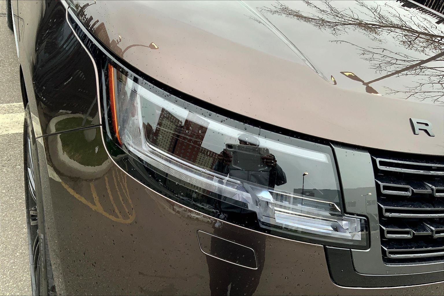 New 2026 Tourmaline Brown in Gloss finish LAND ROVER SE 7 Seats image 13