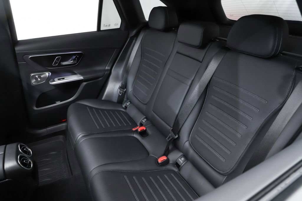 New 2026 Black Mercedes-Benz GLC 300 image 27
