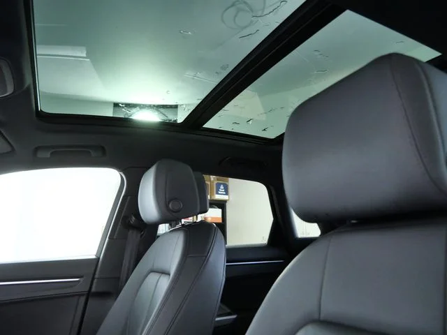 Used 2019  Audi 2.0T Premium image 17
