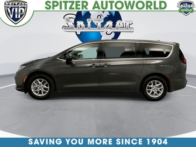 Used 2023 Gray Chrysler Touring L image 8