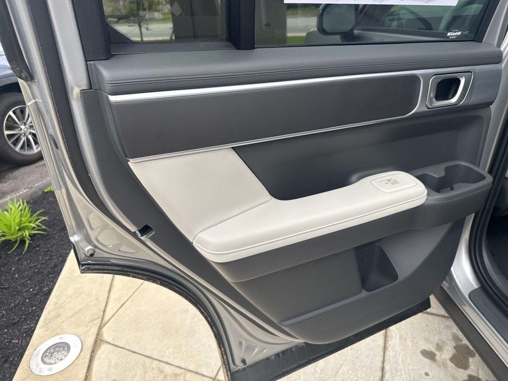 New 2026 Silver Hyundai SEL AWD image 24