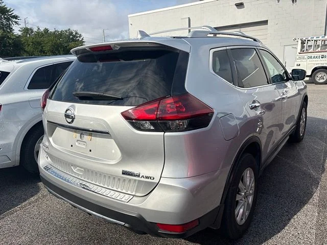 Used 2020 Silver Nissan S image 5