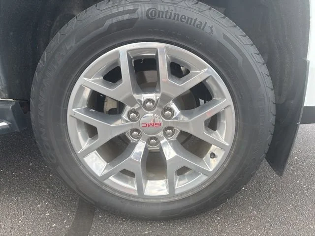 Used 2019 White GMC SLT image 29