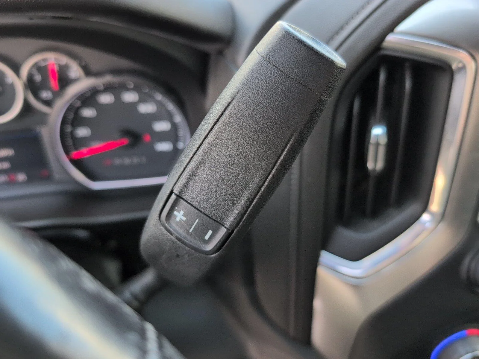Used 2021 SHADOW GRAY METALLIC Chevrolet RST image 22