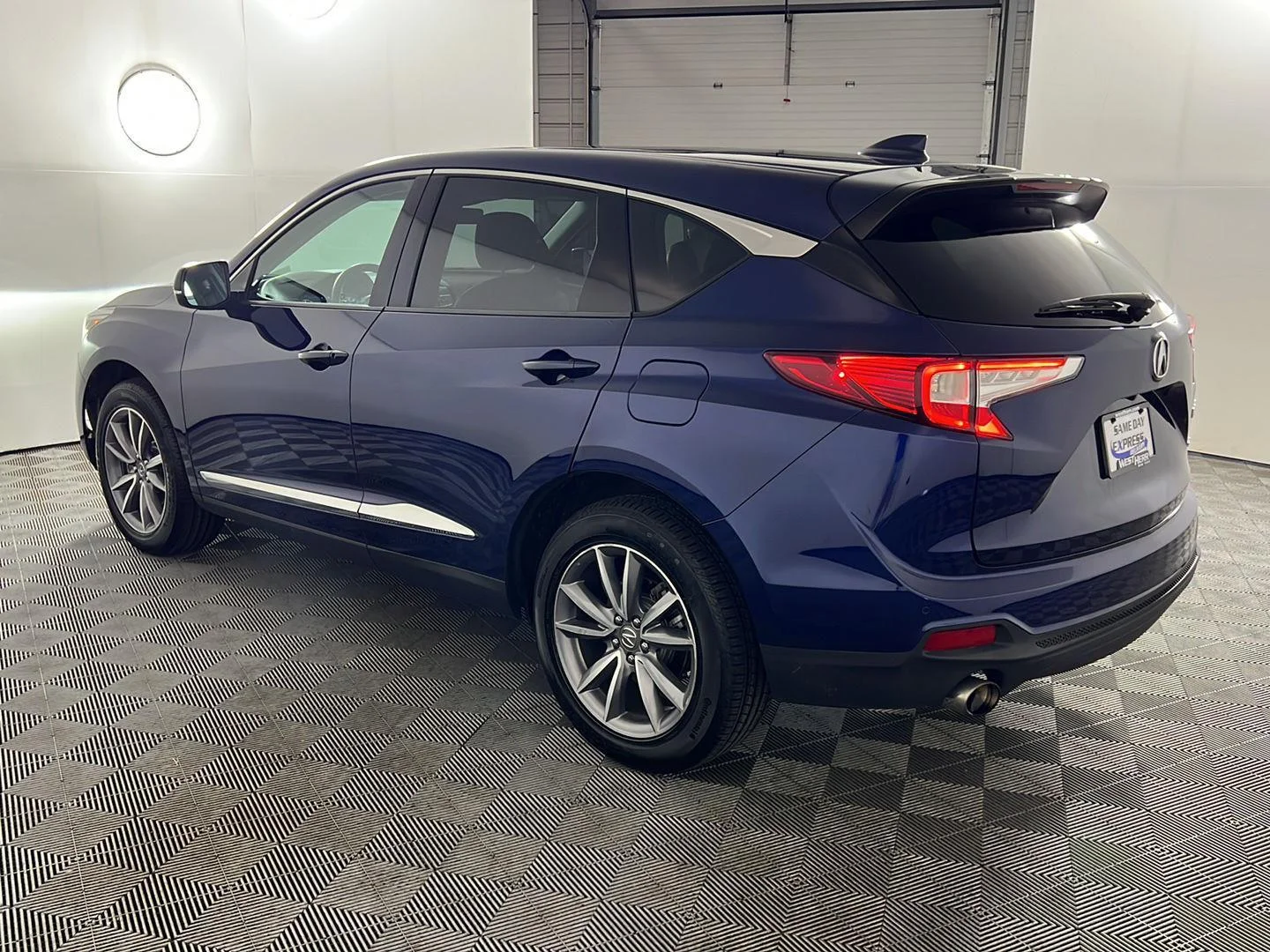 Used 2019 Fathom Blue Pearl Acura SH-AWD w/Tech image 9