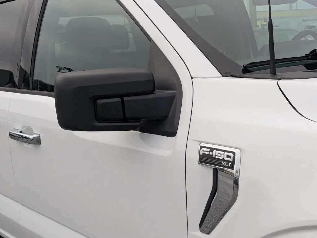 Certified Used 2025 Oxford White Ford XLT image 9
