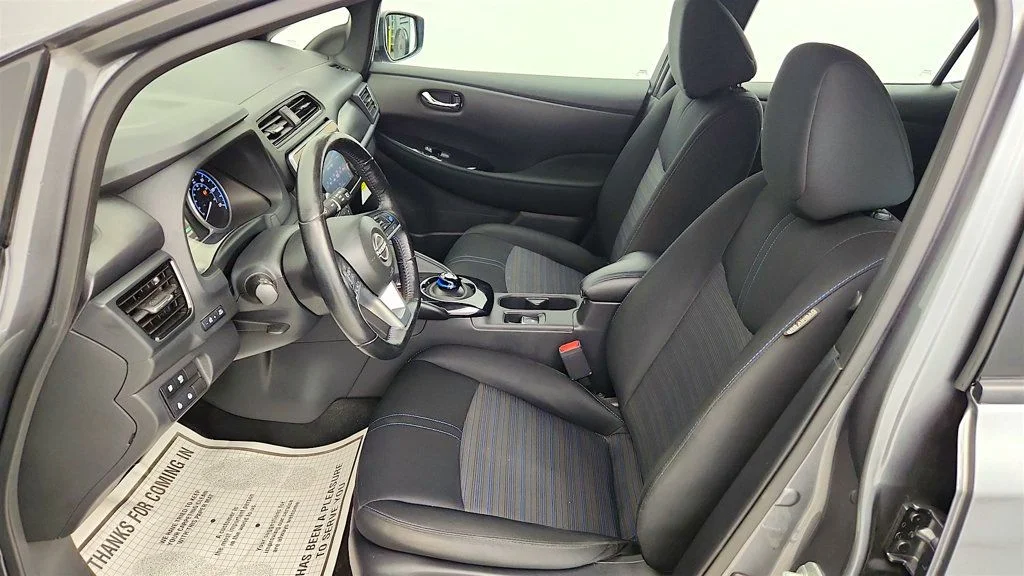 Used 2023 Gun Metallic Nissan SV PLUS Hatchback image 12