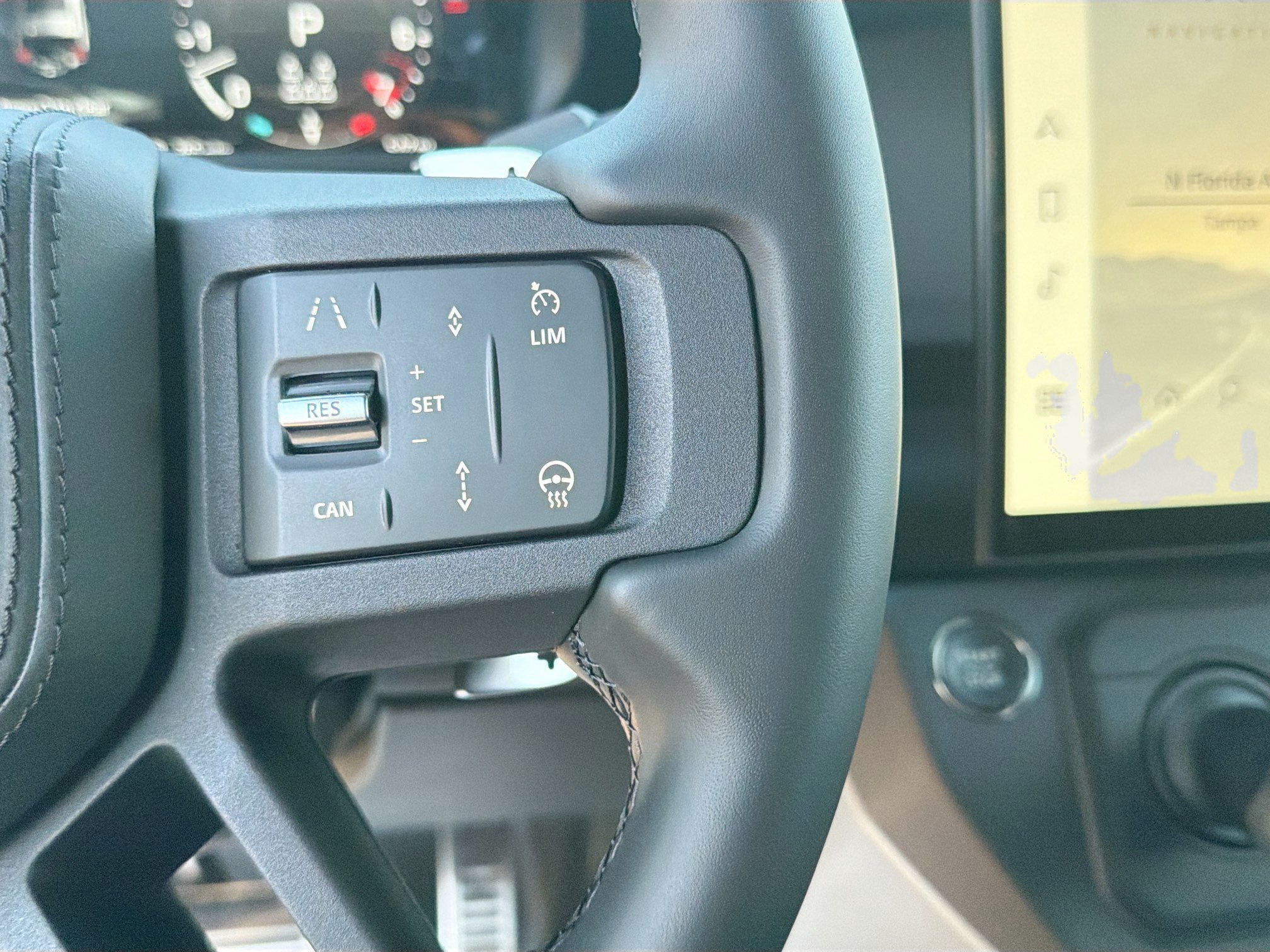 2026 Land Rover Defender V8 - Photo 39