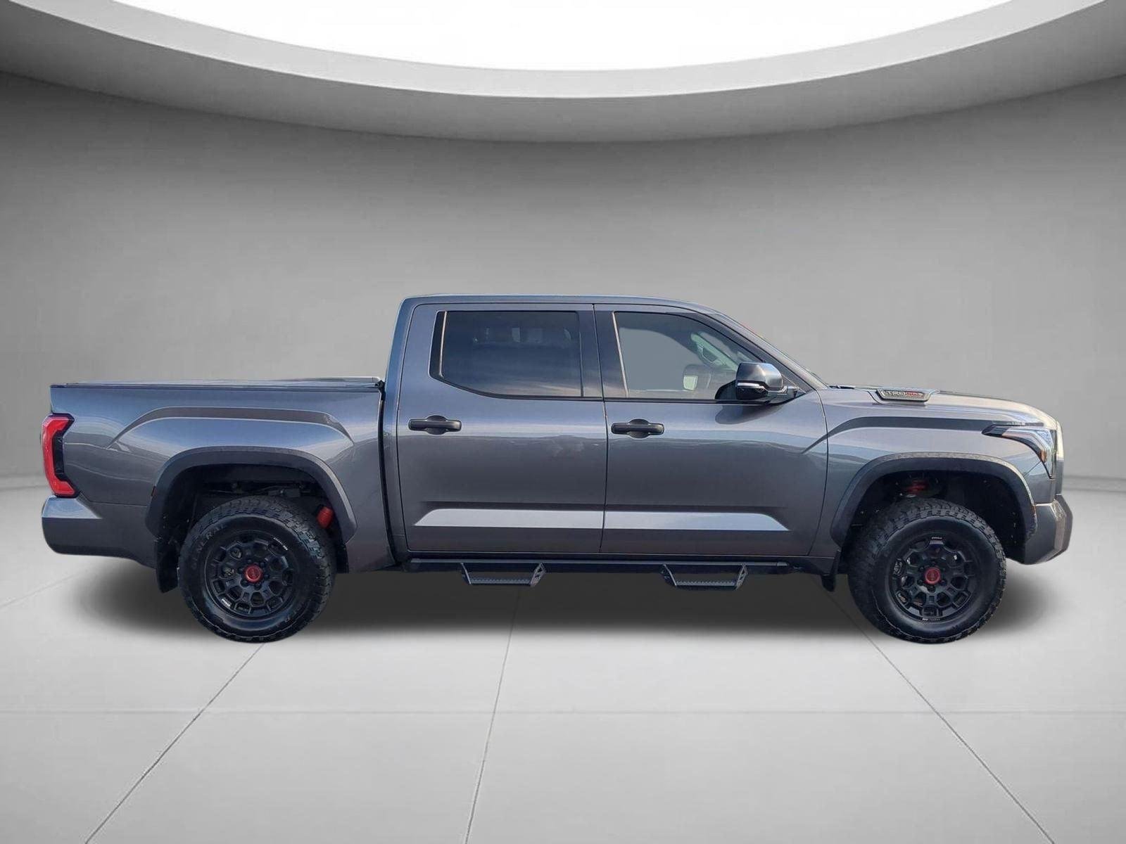 Used 2023  TOYOTA  image 6