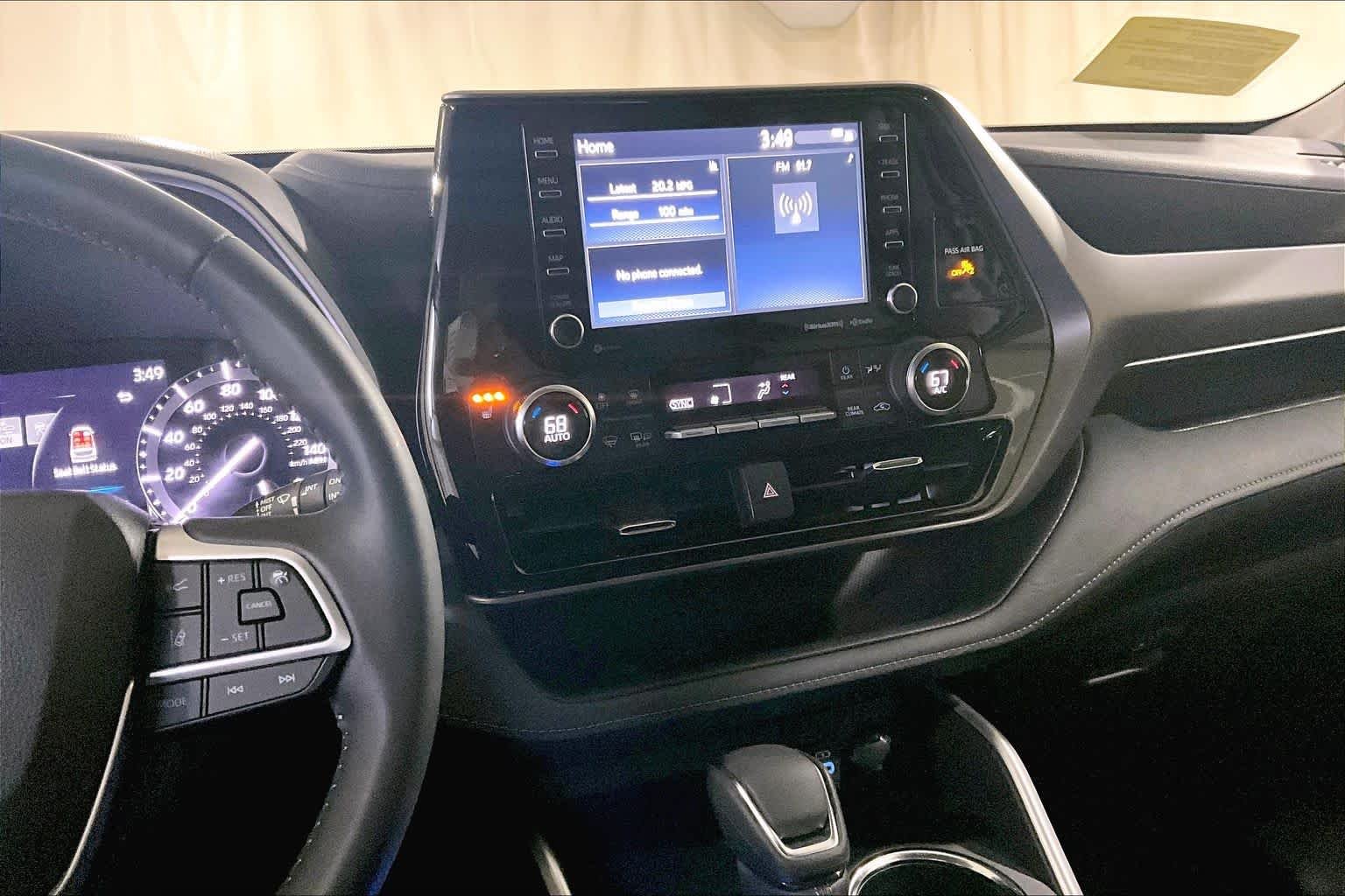 Used 2022 Midnight Black Metallic Toyota XLE image 11