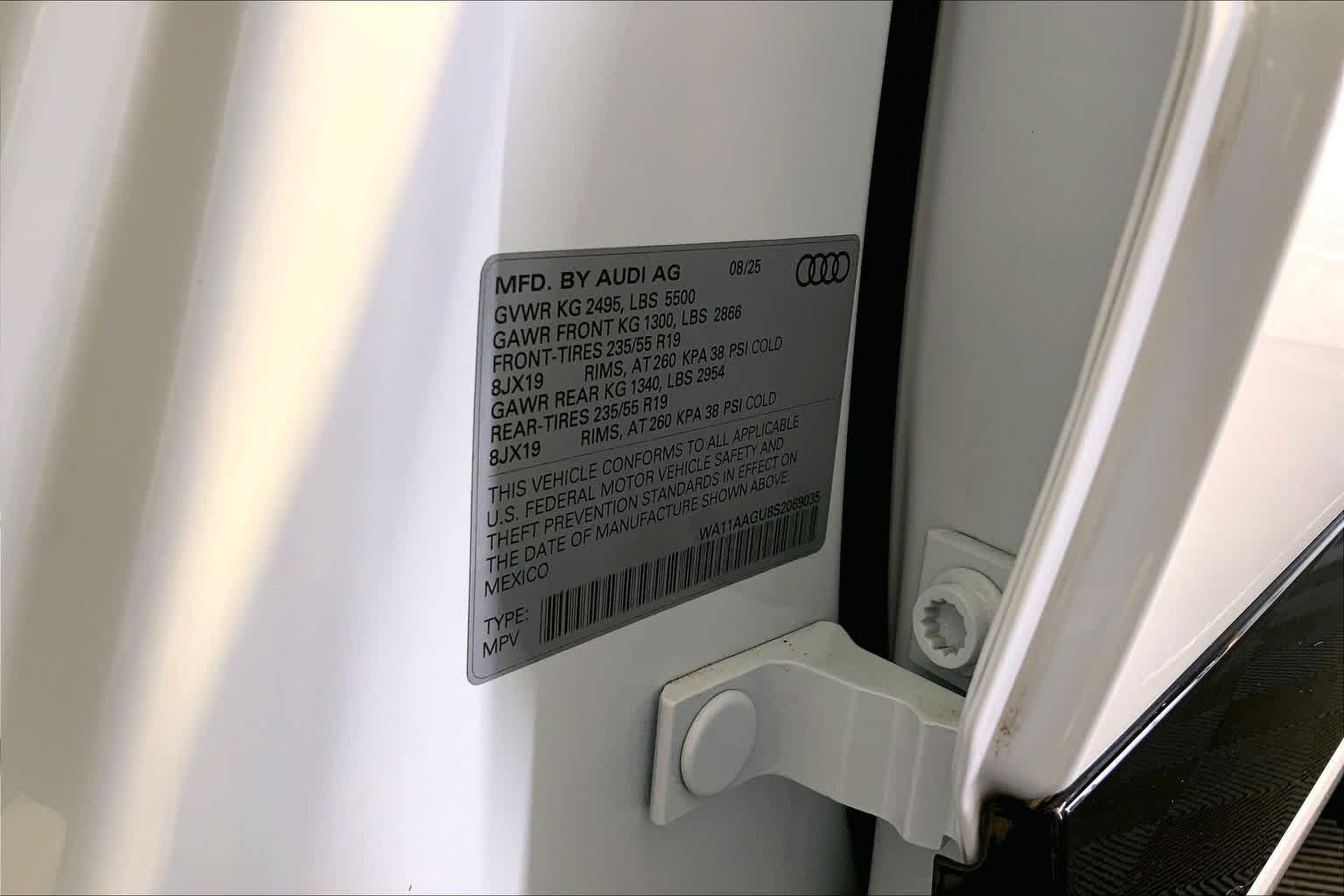 Used 2025 Arkona White Audi Premium image 34