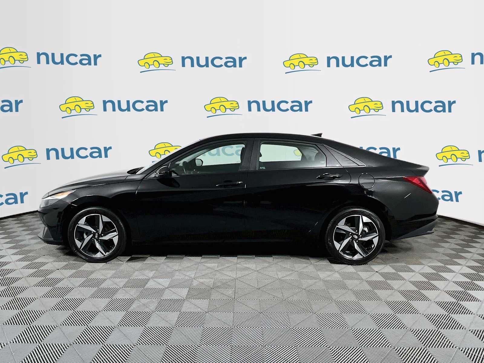 Used 2023 Onyx Black Hyundai SEL image 4