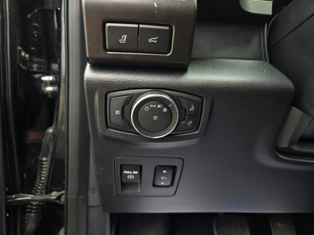 Used 2020 Black Ford Limited image 14