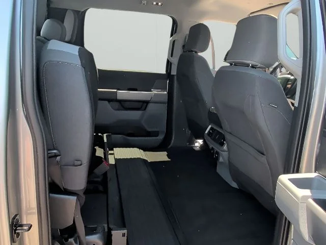 Used 2024 Silver Ford XLT image 41