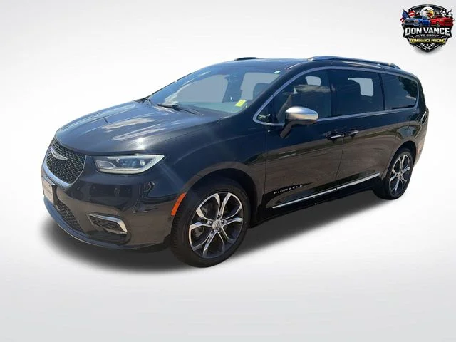 2022 Chrysler Pacifica Pinnacle's photo