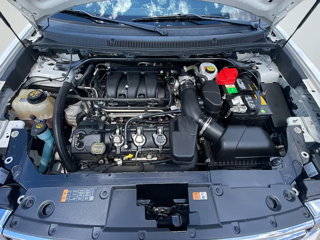 Used 2019 White Ford SEL image 36