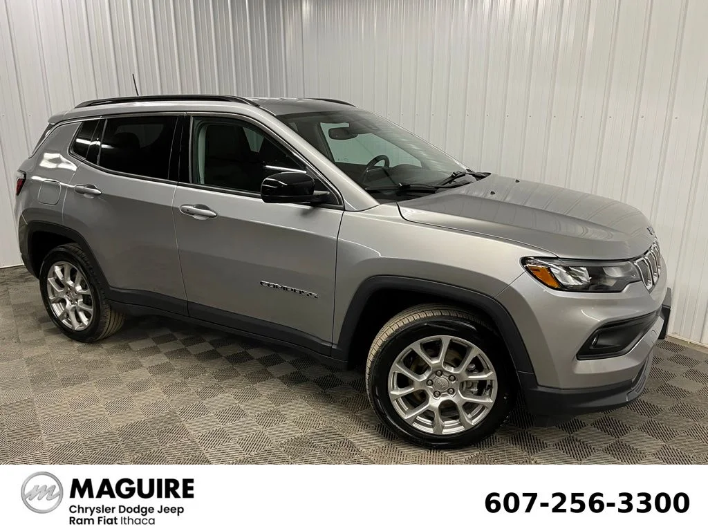 2022 Jeep Compass Latitude Lux 4X4's photo