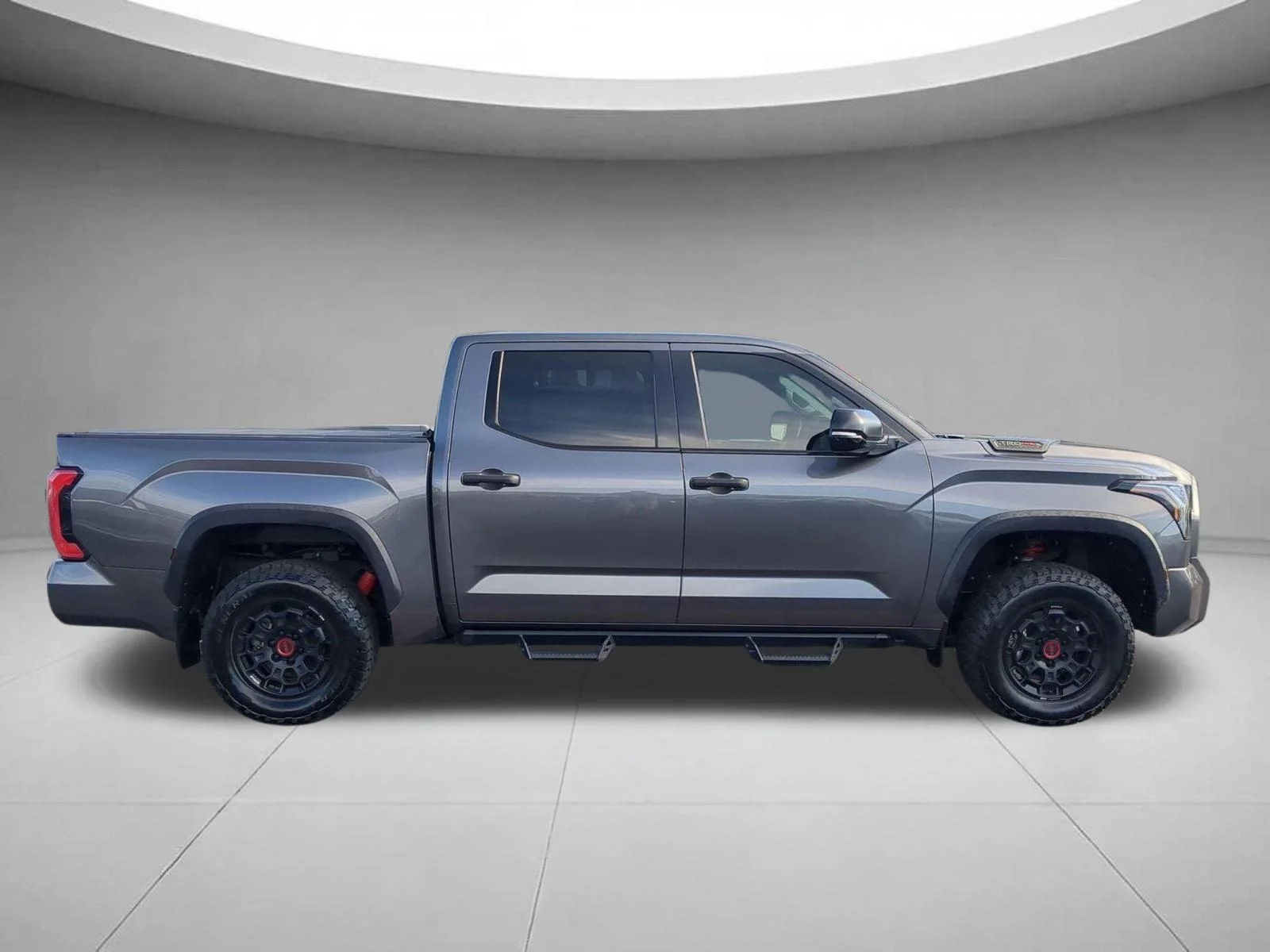 Used 2023  TOYOTA  image 6