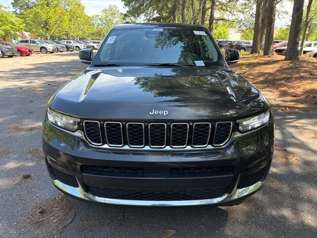 Used 2023 Gray Jeep Limited image 8
