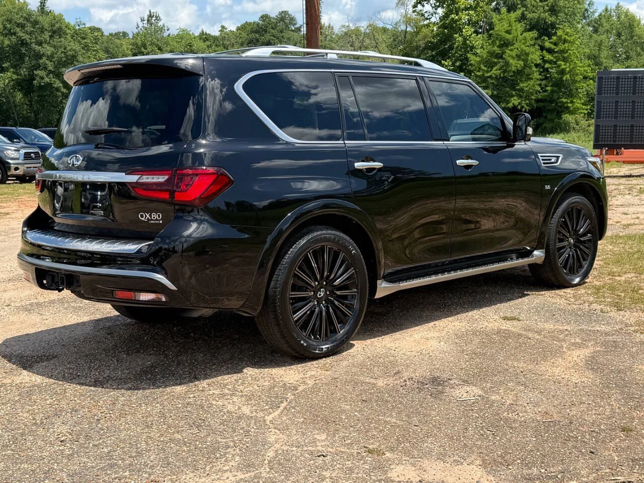 Used 2019 Black INFINITI Limited AWD 4dr SUV image 5