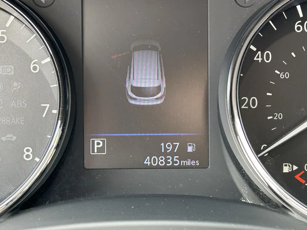 Used 2021 White Nissan SL image 36