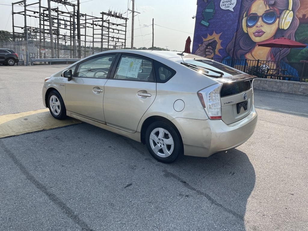 Used 2010 Gold Toyota II image 3
