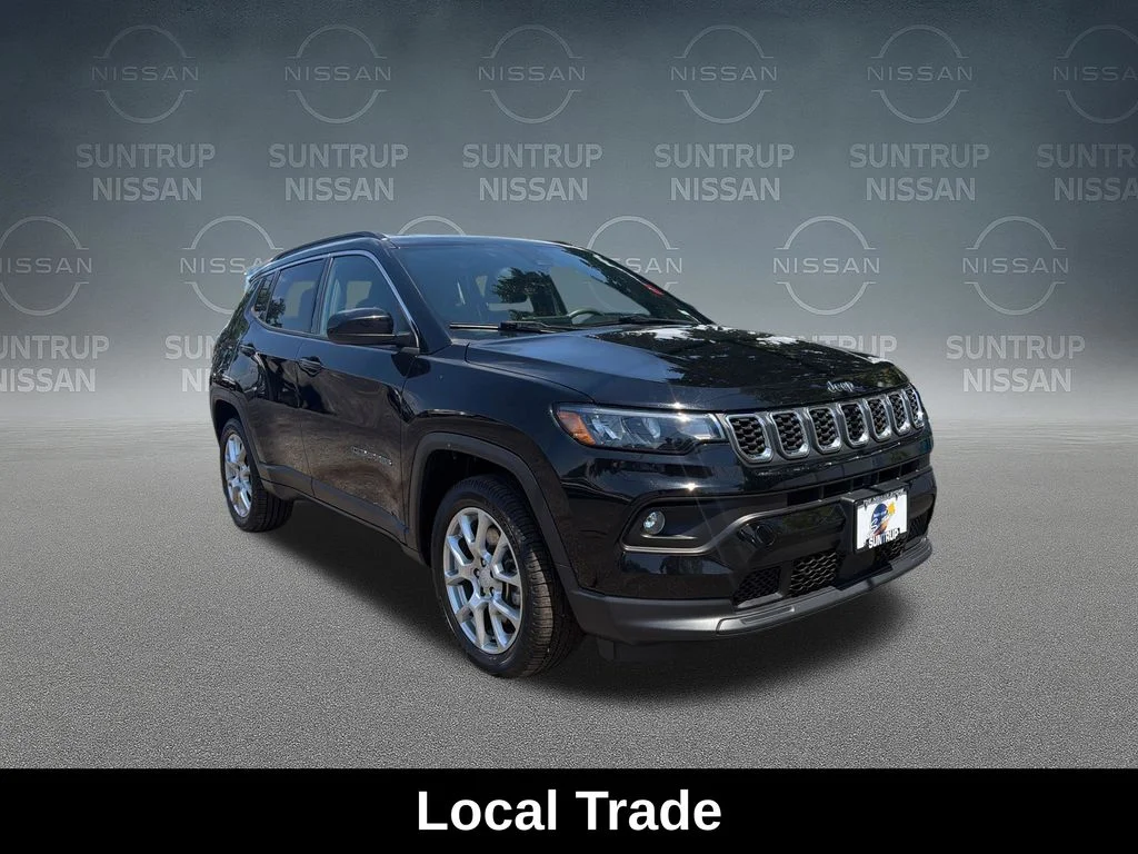 Used 2024 Black Jeep Latitude Lux image 9