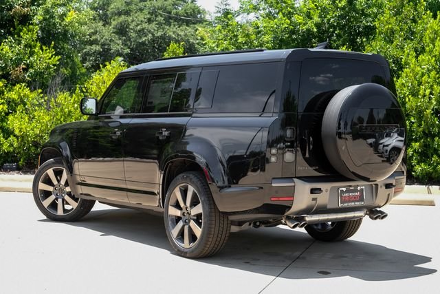 New 2026 Santorini Black Metallic Land Rover V8 image 10