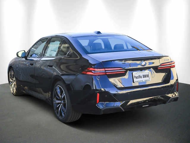 Used 2026 Carbon Black Metallic BMW 530i image 4