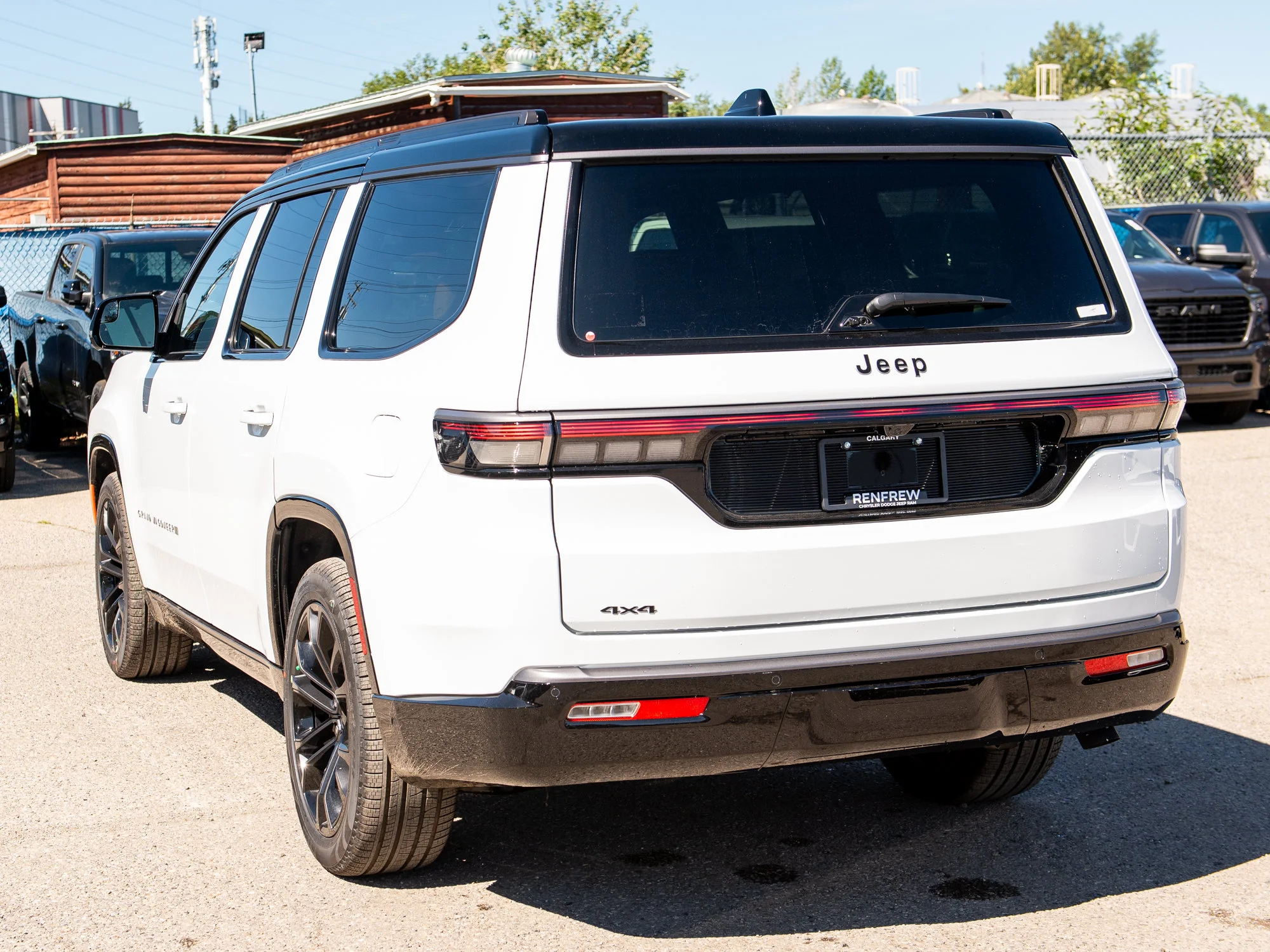 New 2026 White Jeep Summit Reserve* image 4