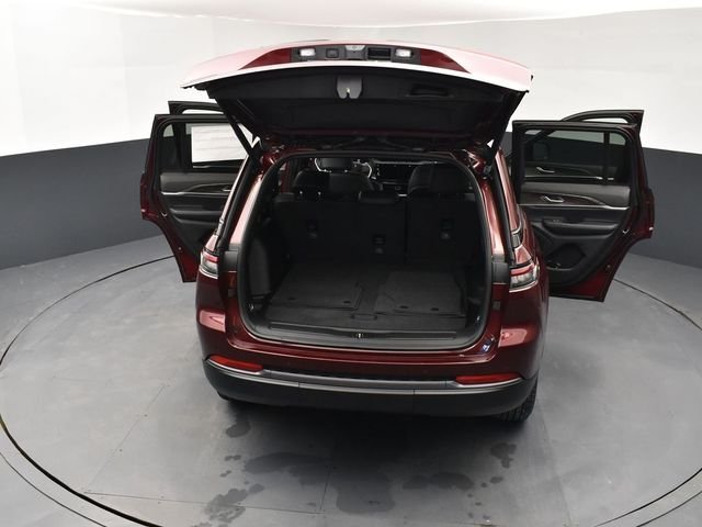 New 2026 Velvet Red Pearl-Coat Exterior Paint Jeep Altitude image 29