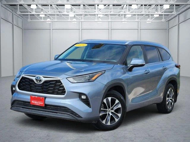 2024 Toyota Highlander LE Front-Wheel Drive