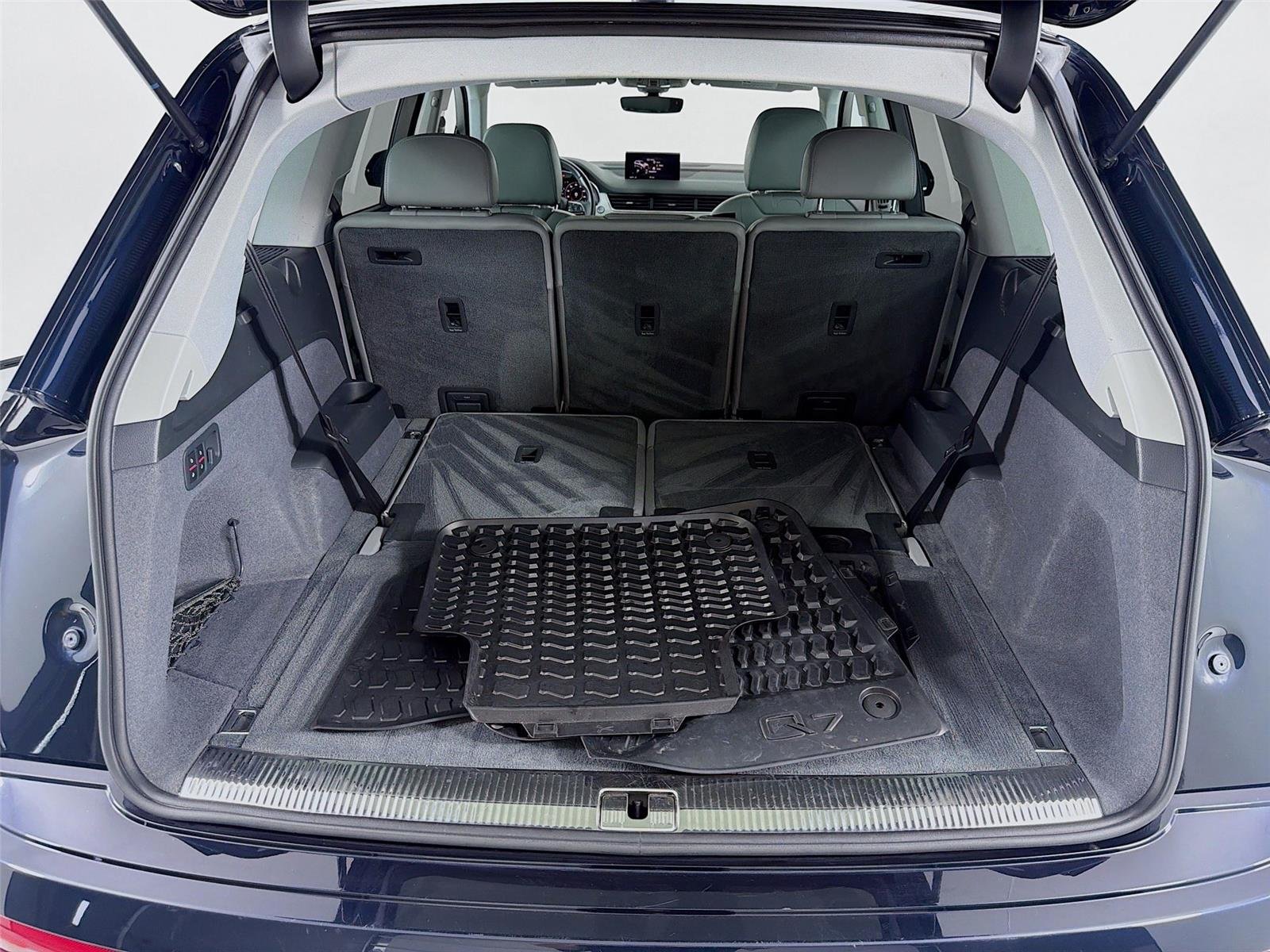 Used 2018  AUDI  image 24