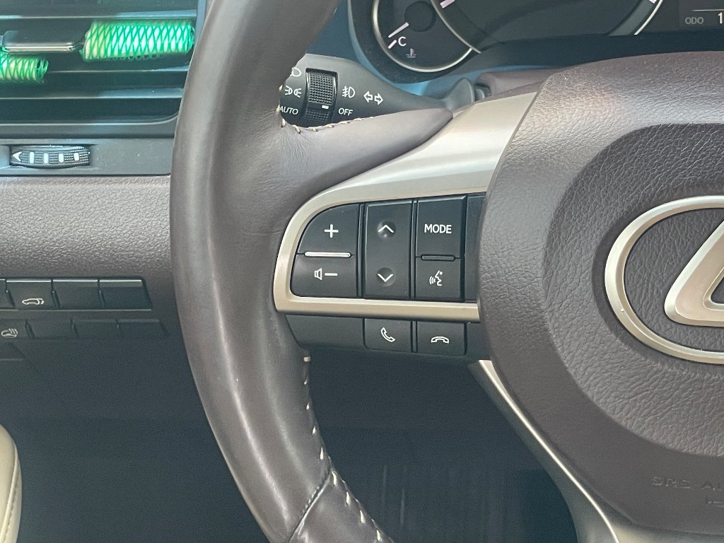 Used 2017 Atomic Silver Lexus Base image 6