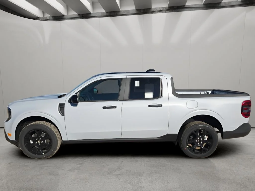 New 2026 Space White Metallic Ford XLT image 2