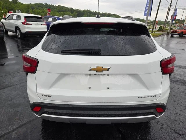 Used 2025 White Chevrolet LT image 8