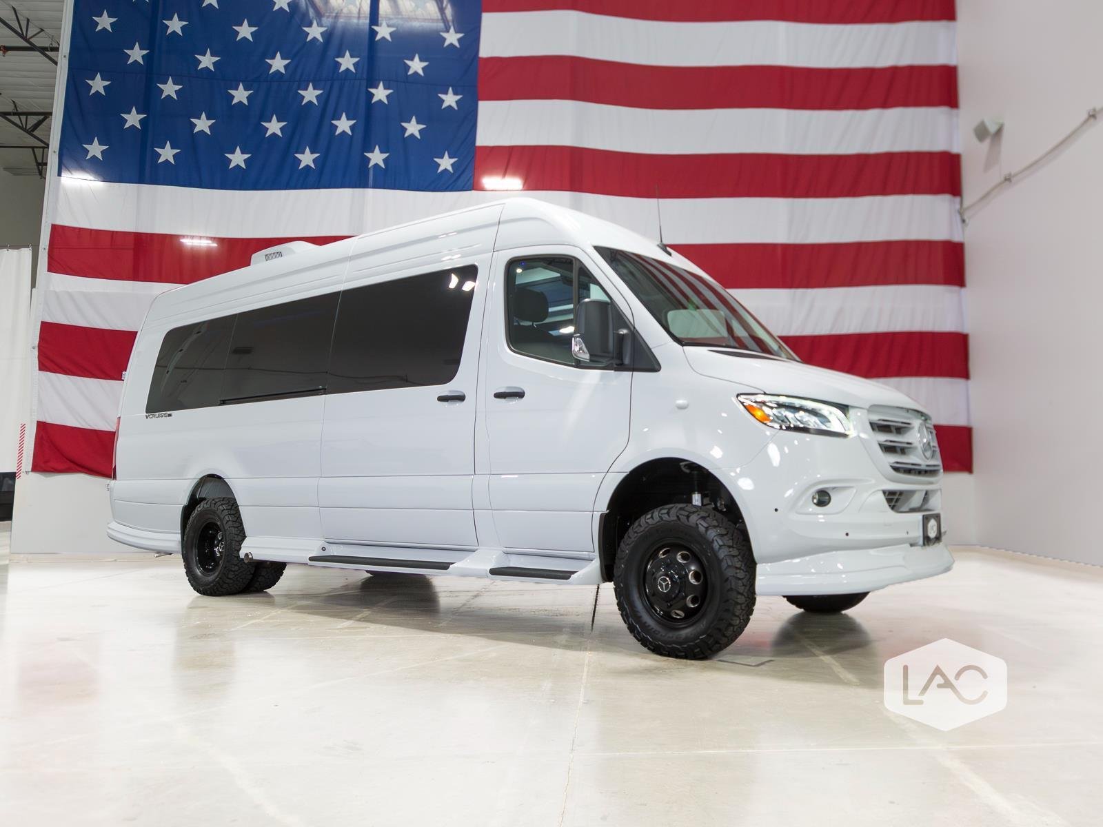New 2026 WHITE OGV LUXURY COACH AWD (10OBA)1080 ANYWHERE w/ ADV PKG 2.1 image 34