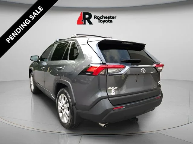 Used 2025 Gray Toyota XLE Premium image 5