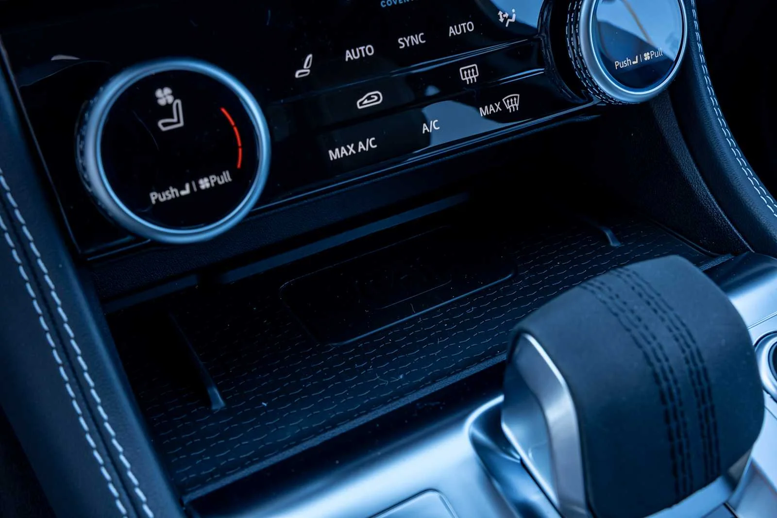 2026 Jaguar F-Pace R-Dynamic S - Photo 18