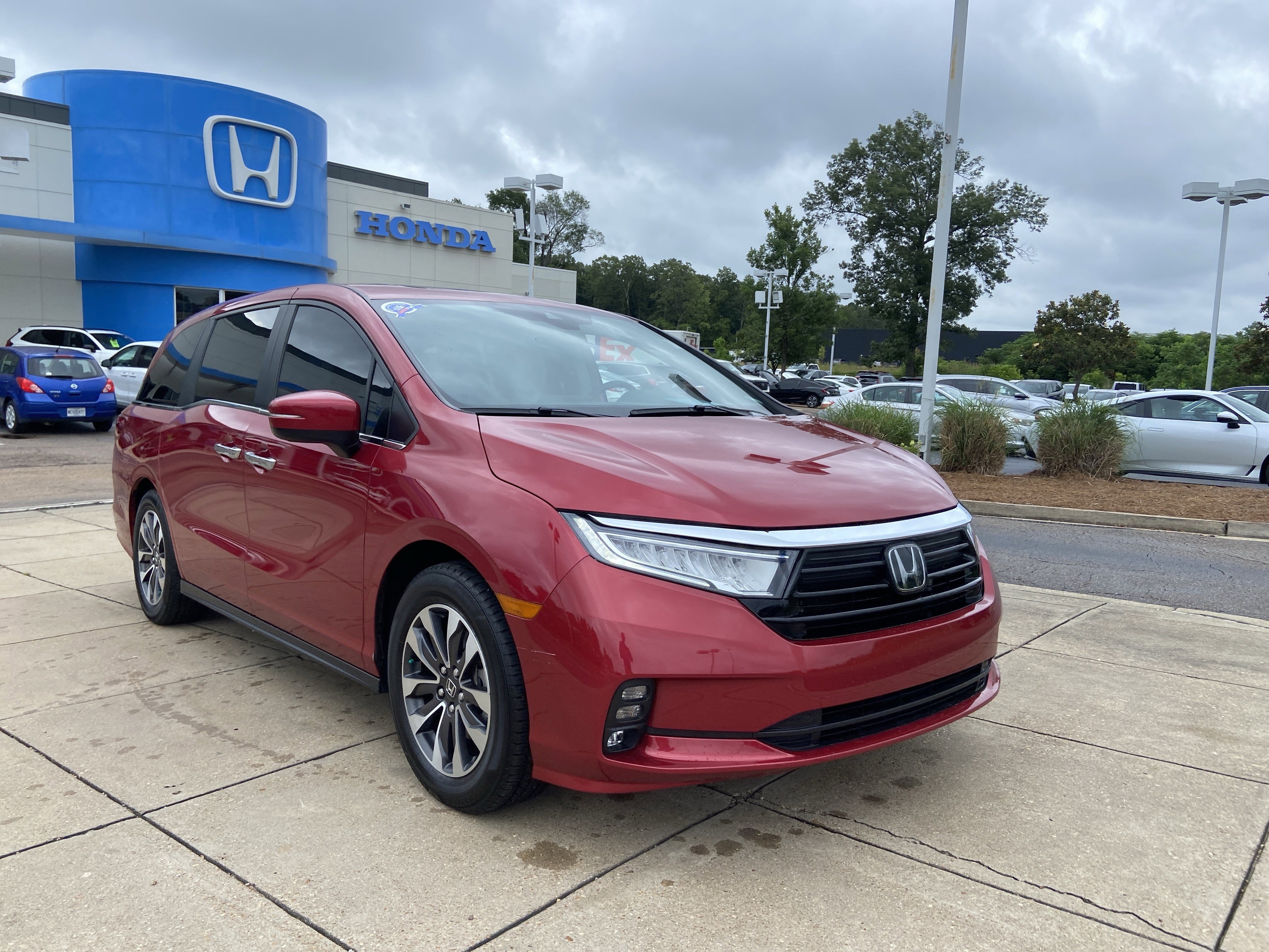 Used 2023 Radiant Red Metallic II Honda EX-L image 2