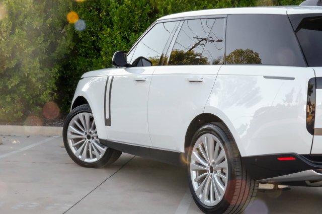 2026 Land Rover Range Rover SE - Photo 14
