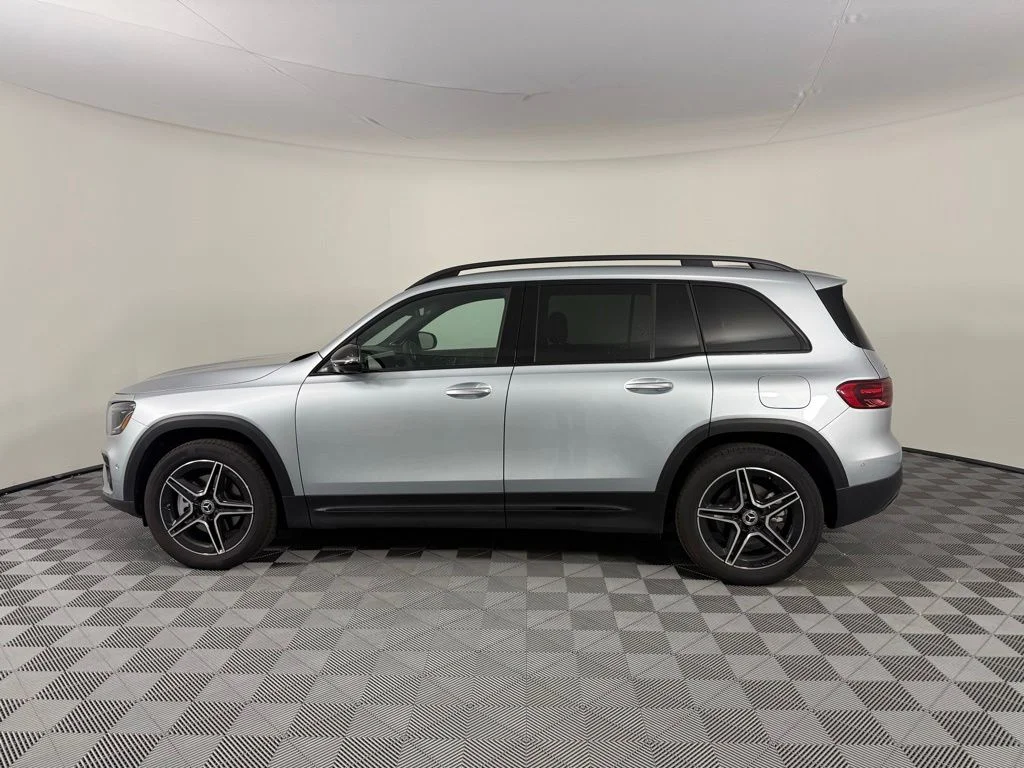 Certified Used 2025 Silver Mercedes-Benz GLB 250 image 4