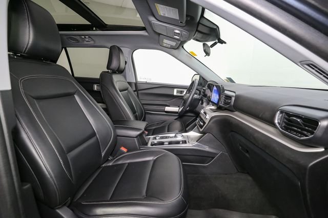 Used 2023 Blue Ford XLT image 17
