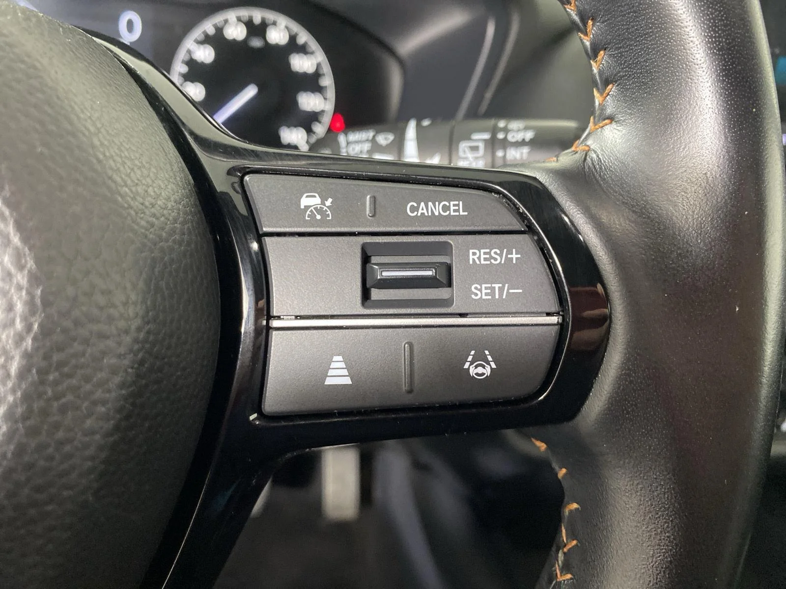 Used 2025 Nordic Forest Pearl Honda Sport image 15