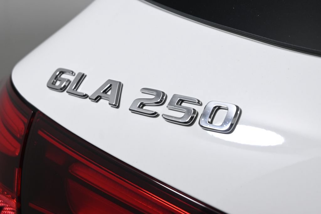 New 2026 Polar White Mercedes-Benz GLA 250 image 75