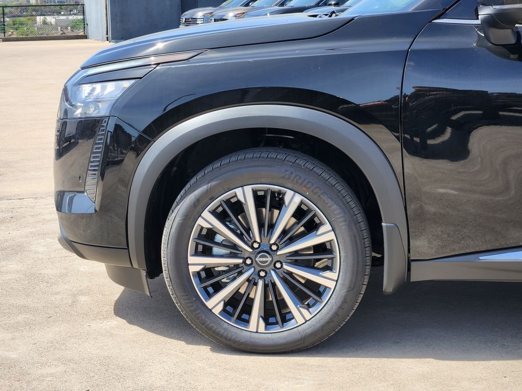 New 2026 Super Black Nissan Platinum image 9